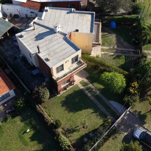 CASA EN VENTA 3 DORMITORIOS, PARRILLERO Y GARAGE EN CIUDAD DE LA COSTA