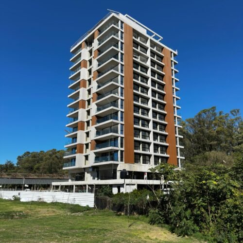 Apartamento  2 dormitorios  Borneo Lago –   Parque Carrasco – Canelones entre Parque Roosevelt y el Lago Calcagno