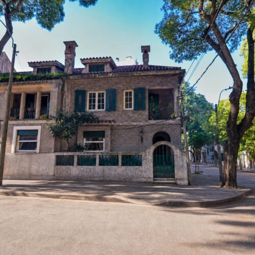 Venta casa 6 dormitorios con garage en Pocitos