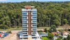 Apartamentos de 2 Dormitorios en Parque Carrasco – Vista al Parque Roosvelt, Terraza con Parrillero – Borneo Lago